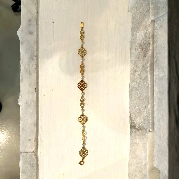 Matching Necklace and Bracelet Set. Gold Tone with Intricate Metalwork. - Picture 3 of 4